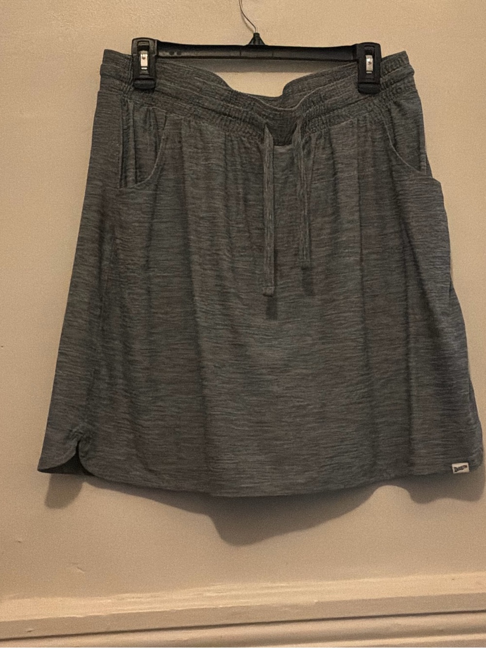 Duluth Trading Co Armachillo Heather Gray Knit Skort